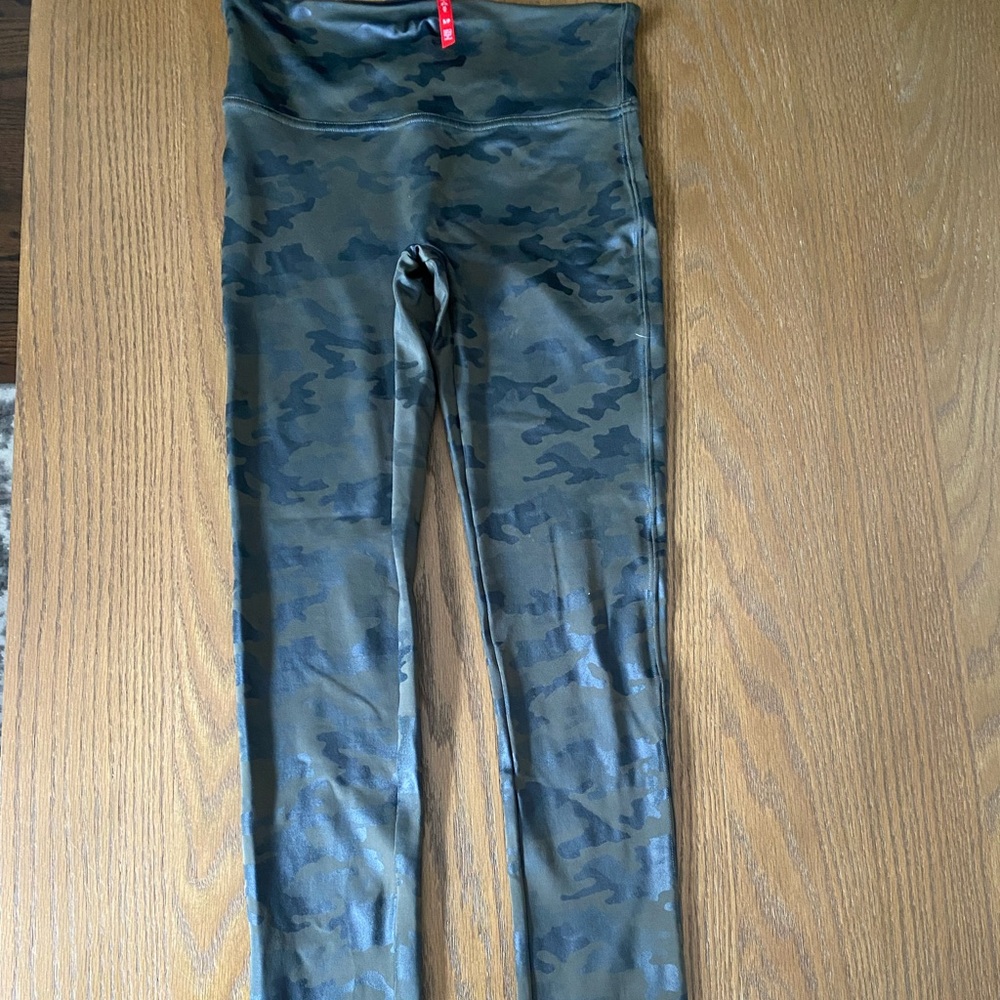 Spanx Green Camo Print Leggings